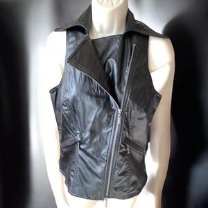 Bisou Bisou Black Faux Leather Halter Zip Up Biker Vest Women’s Size Medium